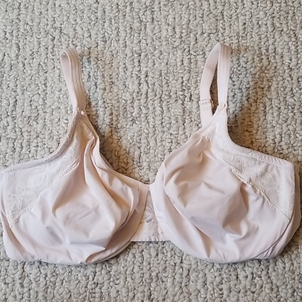 Olga pale pink 36DD underwire bra